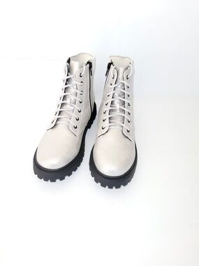 NWOT Lands' End Girls Lugged Boots - Sz 4